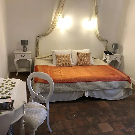 Guest house Dans Maison Du Xvii Eme Piscine Billard Cheminee Collias