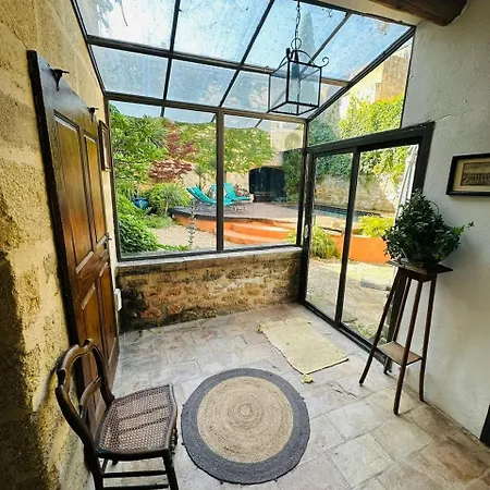 Guest house Dans Maison Du Xvii Eme Piscine Billard Cheminee